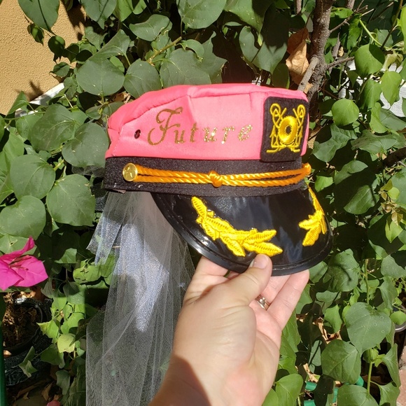 Hot Pink Captain veil hat!!! - Picture 6 of 6